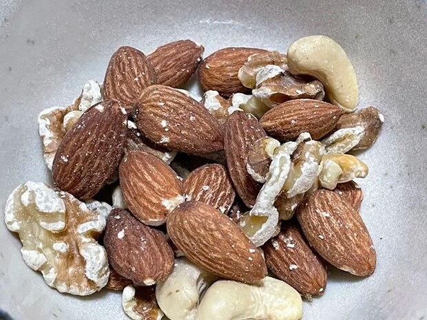 ミックスナッツの写真（撮影：grape編集部）