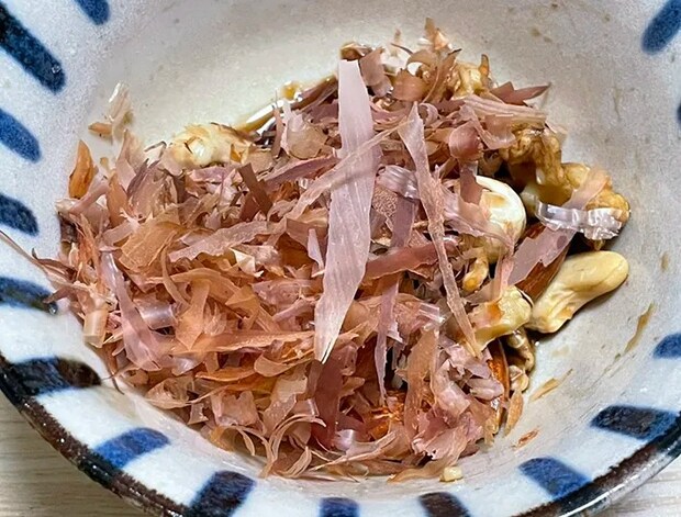 かつお節をかけた写真（撮影：grape編集部）