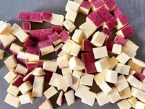 角切りにしたサツマイモを…　炊飯器で完成する一品に「子供もモリモリ食べた！」