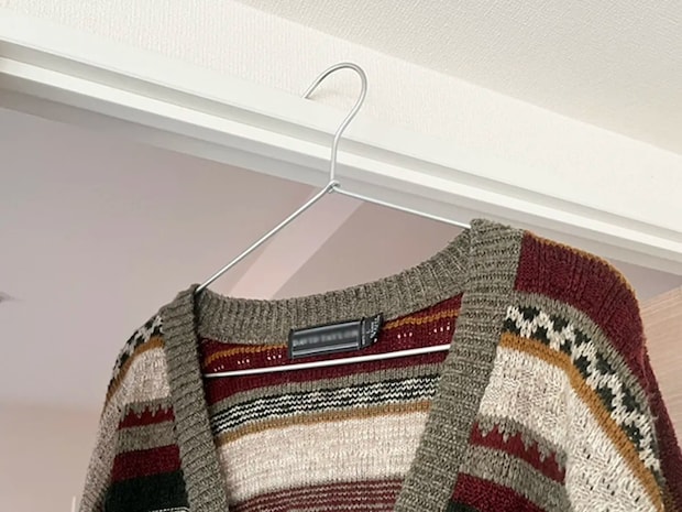 ハンガーの『3か所』に輪ゴムを巻いてみて！　裏ワザに「これは意外と思いつかなかった…」