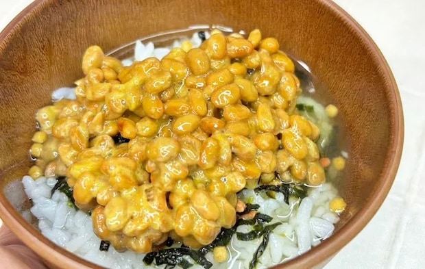 『納豆ご飯茶漬け』の完成写真（撮影：キジカク）