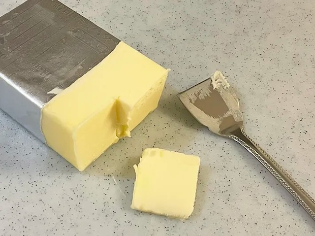 ヘラで切ったバターの写真（撮影：grape編集部）