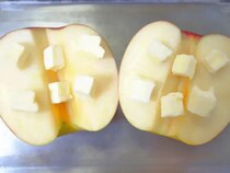 焼いてのせるだけ！　子供が驚く『りんごのおやつ』の作り方