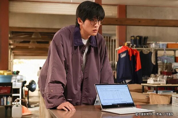 『ザ・ロイヤルファミリー』に出演する目黒蓮さんが写る場面写真