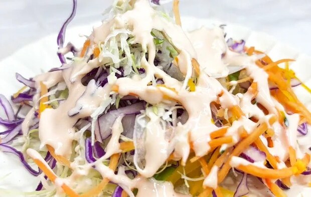 『カスピ海ヨーグルトドレッシング』の完成写真（撮影：キジカク）