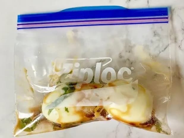 この食べ方が一番うまい! ゆで卵と一緒に漬けたのは…?【味玉レシピ】