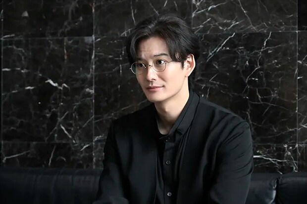 『ちょっとだけエスパー』に出演する岡田将生さんが写る場面写真