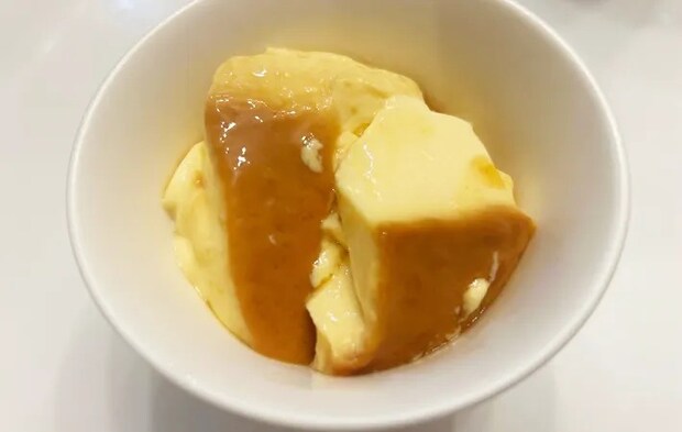 『炊飯器でプリン』の完成写真（撮影：エニママ）