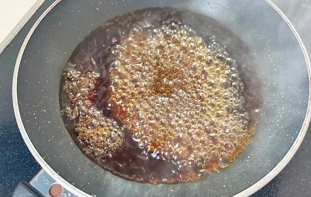 『炊飯器でプリン』を作る写真（撮影：エニママ）