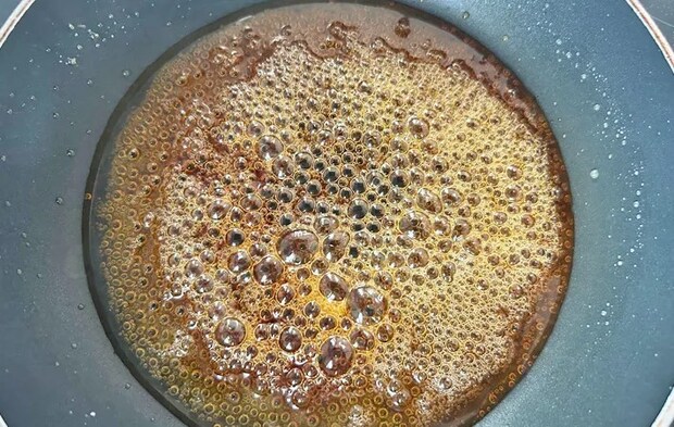 『炊飯器でプリン』を作る写真（撮影：エニママ）