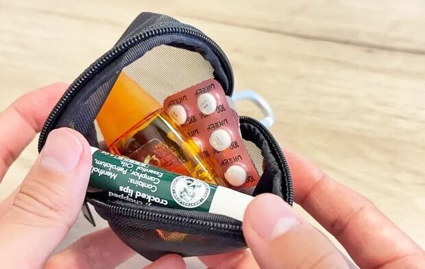 無印『ナイロンメッシュ コンパクトポーチ』の使用写真（撮影：キジカク）