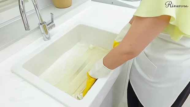 つけ置き洗いをする写真（撮影：Heulie）