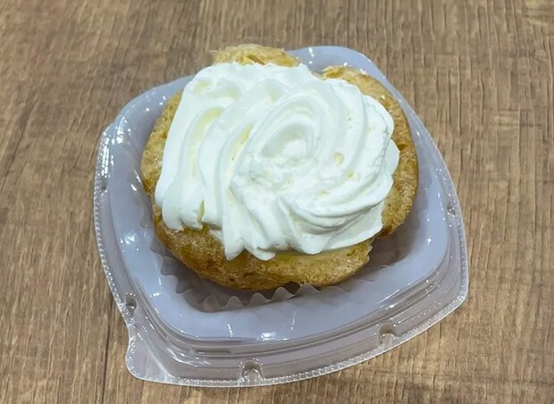 『ヨーグルトシュークリーム』の写真（撮影：grape編集部）