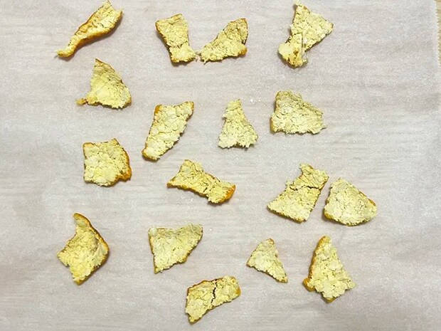 乾いたミカンの皮（撮影：grape編集部）