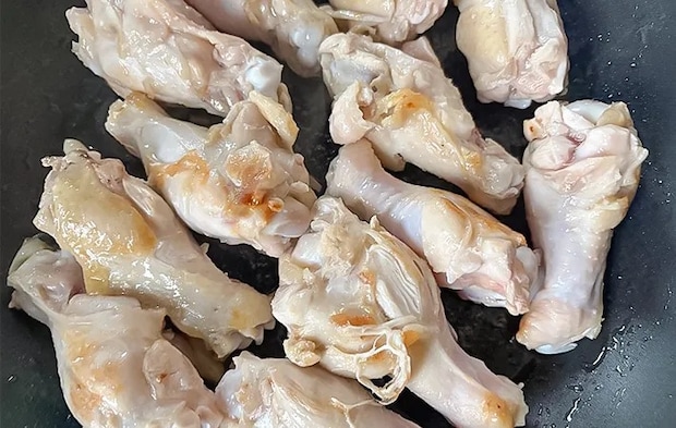 肉に焼き色がついてきた写真（撮影：エニママ）