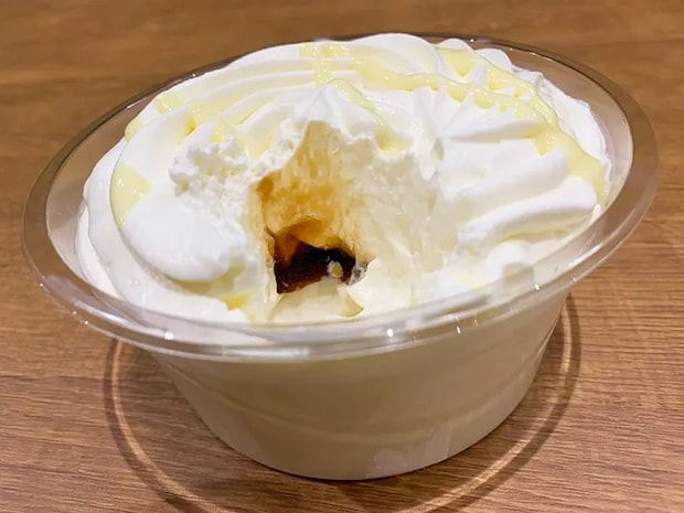 『クリームドカ盛り！背徳ミルクプリン』の写真（撮影：grape編集部）