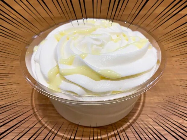 『クリームドカ盛り！背徳ミルクプリン』の写真（撮影：grape編集部）