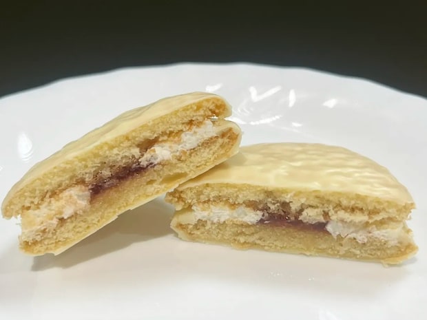 スーパーで買えるのにケーキ級! 職場に差し入れたら“秒で消えた”ロッテの新作チョコパイ