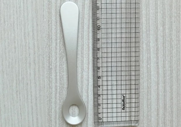 『アイスをホイップするスプーン』（撮影：grape編集部）