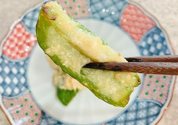 豆腐で作るピーマン天ぷら（撮影：grape編集部）