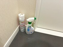 トイレ収納には『ブックエンド』が便利！　試して感動した『裏ワザ』に「目からウロコ」