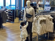 4歳娘「店員さん呼んで！」　父親が連れて行かれた先には…「爆笑して鼻水出た」「1人で見ちゃダメなやつ」