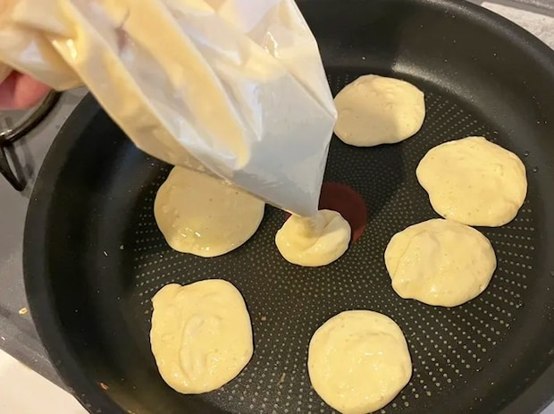 焼いている生地の写真（撮影：grape編集部）