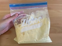 【料理の裏技】ホットケーキはジッパー袋で作る！　洗い物の負担がグッと減った方法