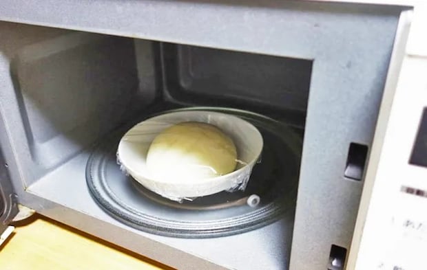 『あんまん×抹茶アイス』を作る写真（撮影：エニママ）