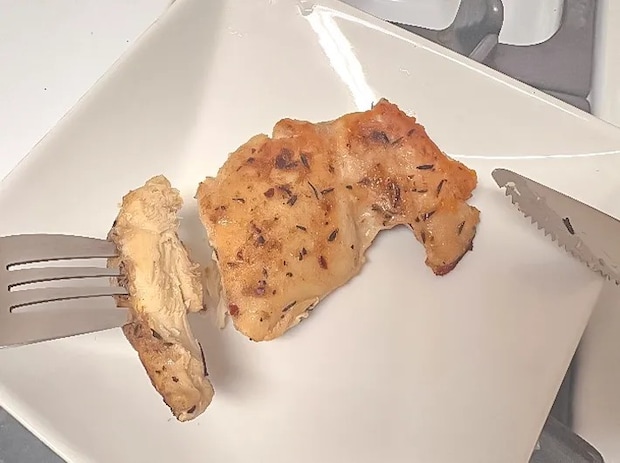 チキンソテーの写真（撮影：grape編集部）