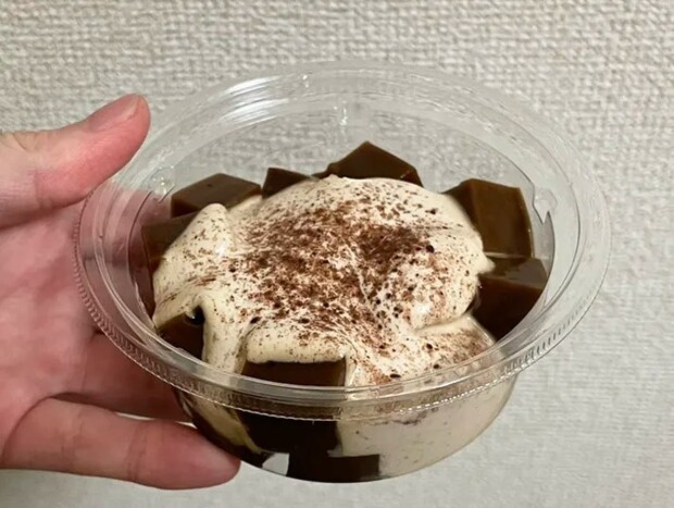 『もっちりカフェラテわらび』の写真（撮影：grape編集部）