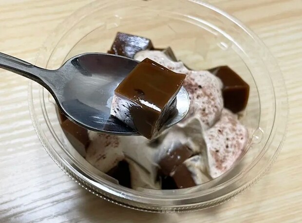 『もっちりカフェラテわらび』の写真（撮影：grape編集部）