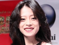 「拝んでしまう」「最高です」　ファンが歓喜した中森明菜の髪型とは…