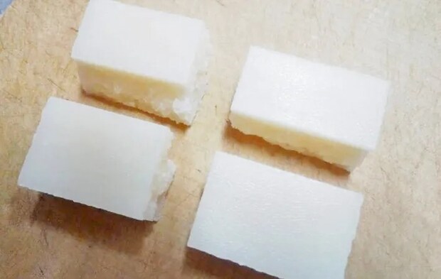 『ひとくちバナナきなこもち』を作る写真（撮影：エニママ）