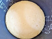 ホットケーキミックス、卵、牛乳を炊飯器に…　ボタン1つの簡単おやつが「しっとりふわふわ！」