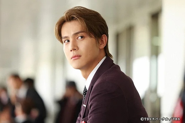 『ザ・ロイヤルファミリー』に出演する中川大志さんが写る場面写真