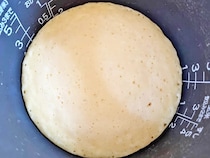 ホットケーキミックス、卵、牛乳を炊飯器に…　ボタン1つの簡単おやつが「しっとりふわふわ！」