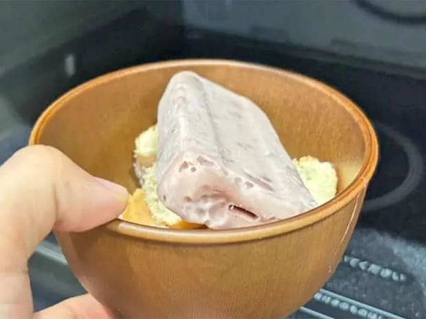 『あずきバー』をレンチンして？　できたものに「クセになる甘さ」「次から試す」