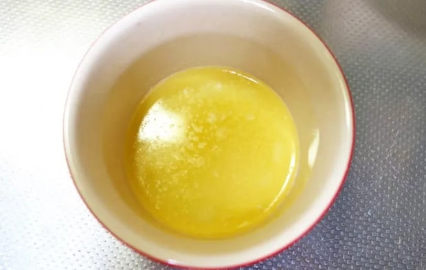 『抹茶バウムクーヘン門松』を作る写真（撮影：エニママ）