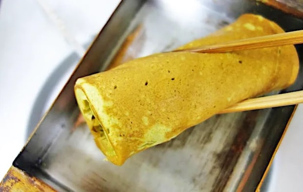 『抹茶バウムクーヘン門松』を作る写真（撮影：エニママ）