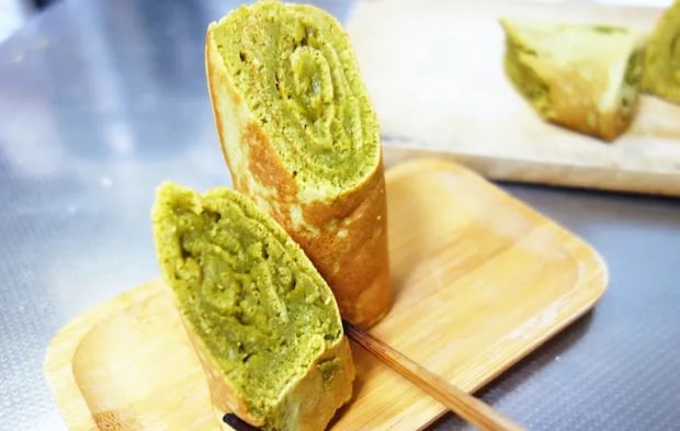 『抹茶バウムクーヘン門松』の完成写真（撮影：エニママ）