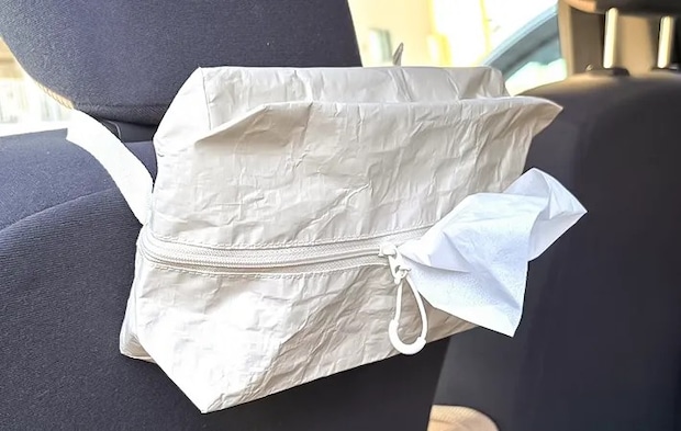 『ポリエチレンシートケース』の車での活用写真（撮影：キジカク）