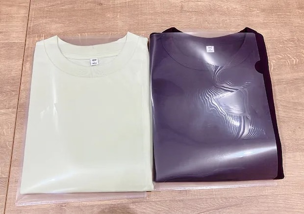 クリアファイルとTシャツ