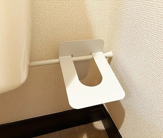 つっぱり棒とブックエンドの画像