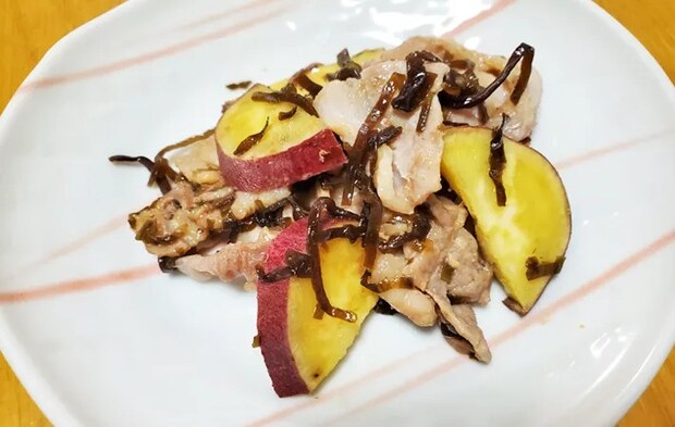 『豚とサツマイモの塩昆布蒸し』の完成写真