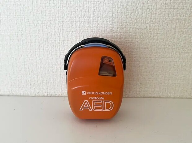 『ガシャポン ミニチュアAED』