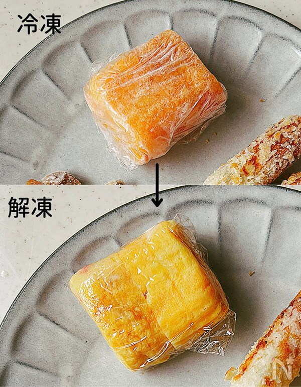 玉子焼きを料理する写真