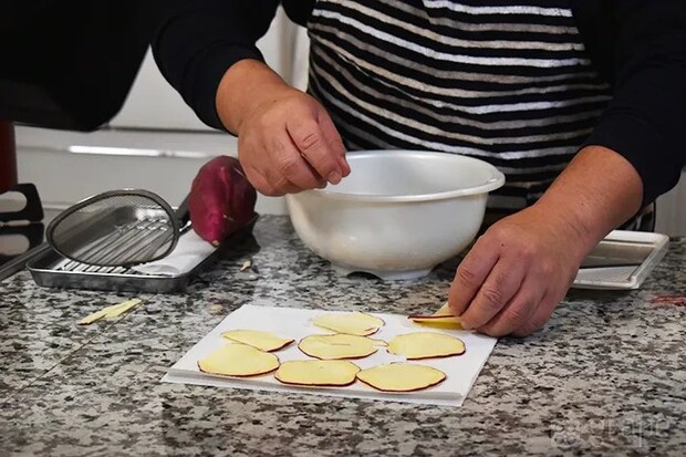 天野ひろゆきさんが教えるさつまいもチップス
