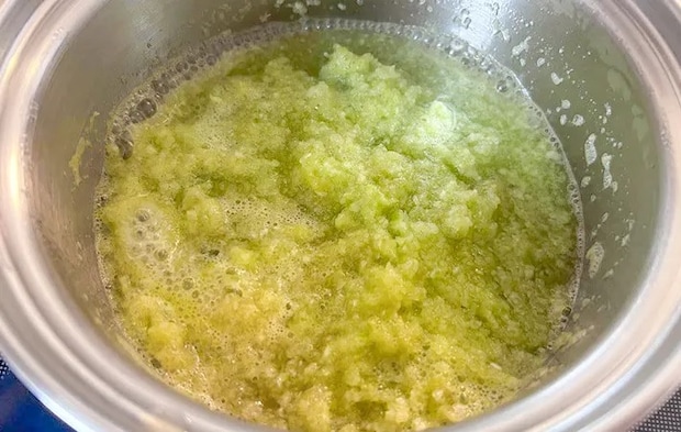 『カラメル胡瓜ジャム』を作る写真