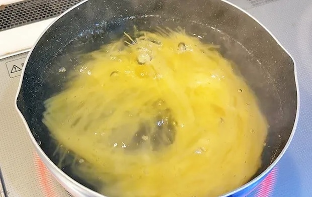 『パイナップルの冷製パスタ』を作る写真